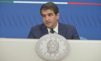 Fitto &ldquo;45 milioni a Lampedusa per il disagio che l&rsquo;isola subisce&rdquo;