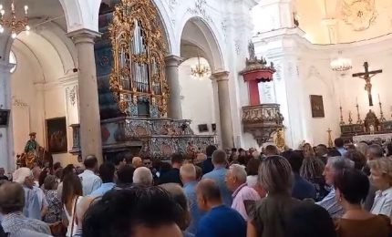 Funerali di Marisa Leo a Salemi, folla commossa per l&rsquo;ultimo saluto
