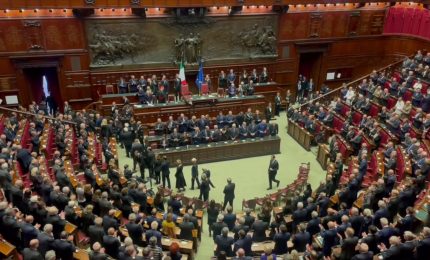 I funerali di Napolitano, l'applauso alla Camera