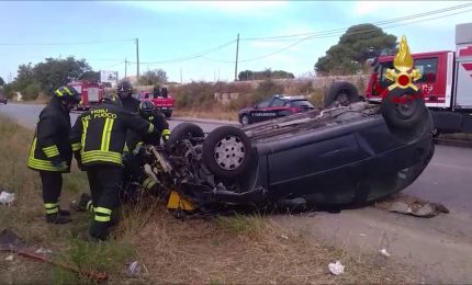 Auto si ribalta nel Ragusano, grave una donna