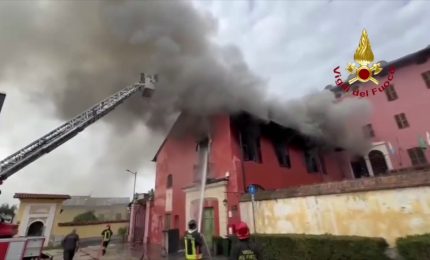 A fuoco una scuola di cucina nel torinese