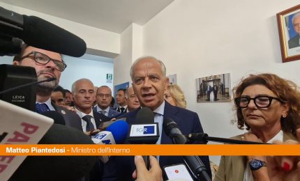 Piantedosi consegna un bene confiscato alla mafia a Palermo