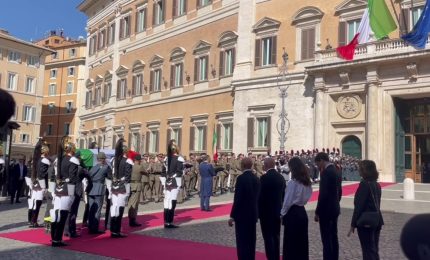 I funerali di Napolitano, l'arrivo del feretro a Montecitorio