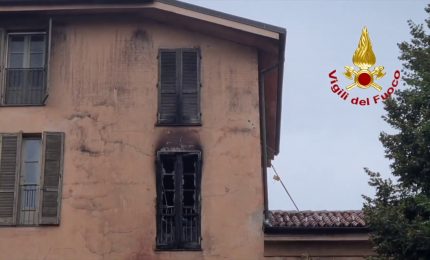 A fuoco un’abitazione in centro città a Torino, nessun ferito