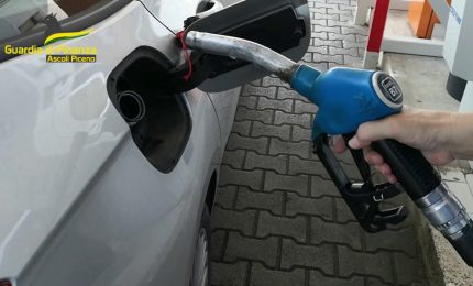 Ad Ascoli Piceno 22 violazioni durante controlli sul prezzo carburante