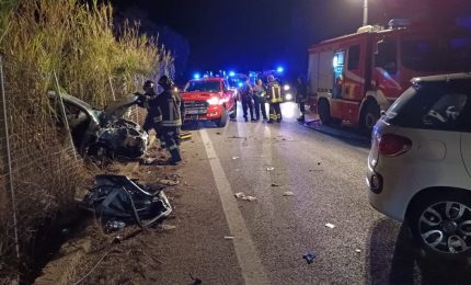 Donna muore in un incidente stradale nel Ragusano, 3 feriti tra cui una bimba