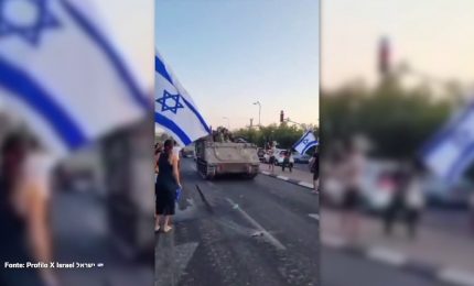 Dopo l'attacco di Hamas l'esercito israeliano si prepara all'offensiva