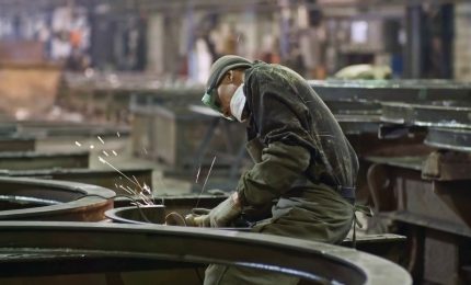 Produzione industriale in lieve crescita ad agosto