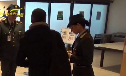 Entra in Italia con identit&agrave; e documenti falsi, arrestato nordafricano