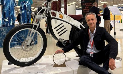 La e-bike Arlix Granturismo premiata alla Florence Biennale Arte + Design