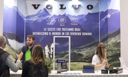 Volvo Trucks verso la neutralit&agrave; climatica, tappa a Ecomondo