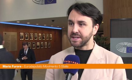 Furore "La manovra aumenta le tasse e fa salire lo spread"