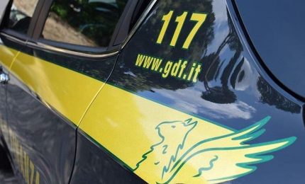 Sbarca con 30 chili di hashish in auto, corriere arrestato a Messina