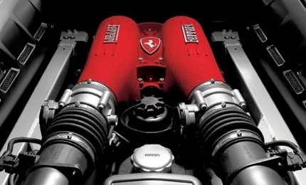 Il motore F136 donato da Ferrari al museo dei motori UniPa