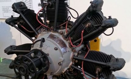 Motore aeronautico FIAT A 50 del 1928 esposto all&rsquo;aeroporto di Palermo