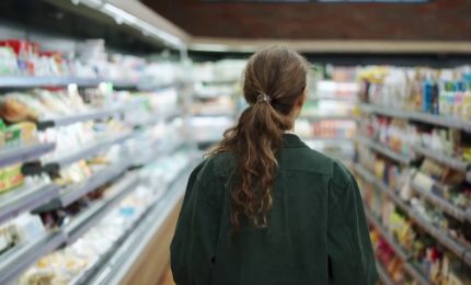 Aumentano le vendite al dettaglio, ma &egrave; allarme alimentari