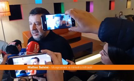 Salvini "In Sardegna la scelta &egrave; tra futuro e i professionisti del no"