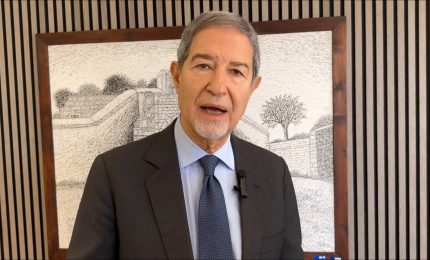 Musumeci "La Sicilia naturale pontile dell'Europa verso l'Africa"