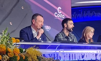 Sanremo, Amadeus e Mengoni cantano insieme "Bella ciao"