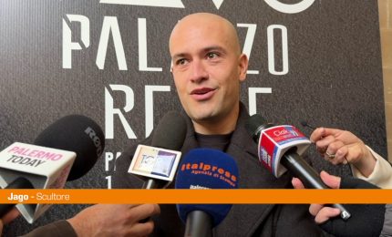 L'opera "Look Down" a Palermo, Jago "Essere umani &egrave; un nostro dovere"