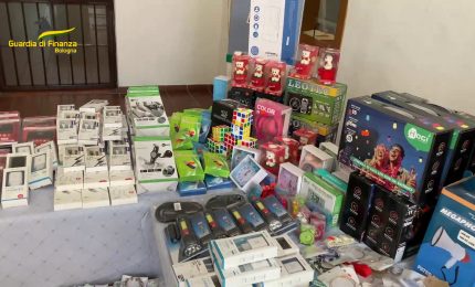 Bologna, sequestrati pi&ugrave; di mille prodotti non sicuri