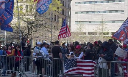 A New York si apre lo storico processo contro Trump