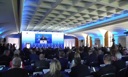 Forum Confcommercio, economia cresce lentamente ma meglio del previsto