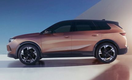 Opel, arriva il nuovo Grandland e sarà veramente grande