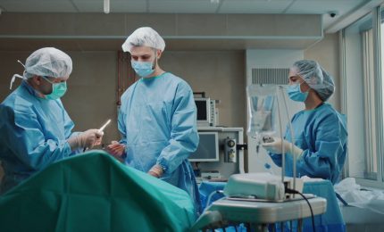 Fratture al femore, le donne le pi&ugrave; colpite