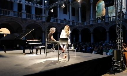 Allevi incanta Palermo &ldquo;La malattia mi ha catapultato nel presente&rdquo;