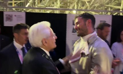 Mattarella abbraccia Samele dopo la vittoria del bronzo nella sciabola