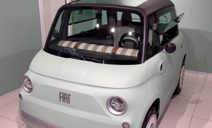 Fiat Topolino e Unieuro, partnership per la mobilit&agrave; sostenibile