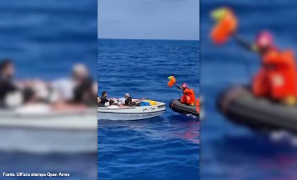 Soccorsi 12 migranti al largo di Lampedusa