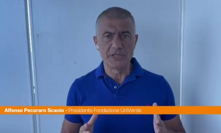 Turismo, Pecoraro Scanio "Mucillagini e siccit&agrave;, governo intervenga"