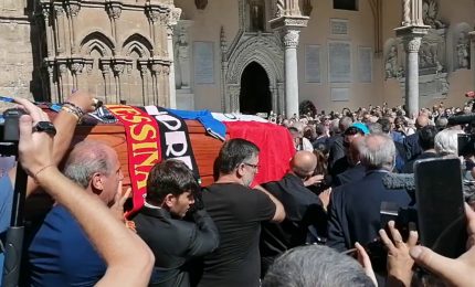 Palermo tributa l'ultimo saluto a Tot&ograve; Schillaci
