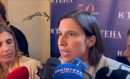 Schlein "Il governo non &egrave; in grado di rilanciare l'economia del paese"
