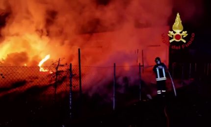 Incendio in un'azienda in provincia di Forl&igrave;, a fuoco capannone