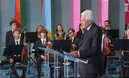 Giovani, Mattarella "Tecnologia non diventi barriera incomunicabilit&agrave;"
