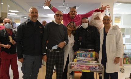 Babbo Natale e i campioni del mondo Graziani e Lucchetta all&rsquo;Ismett di Palermo