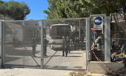 Bimba sopravvissuta a naufragio, trasferita nell&rsquo;hotspot di Lampedusa