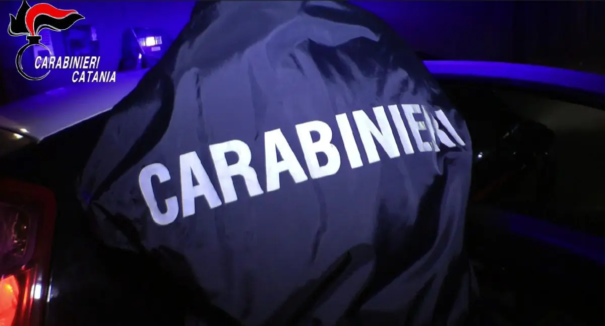 Furti d&rsquo;auto ed estorsioni nel catanese, 12 misure cautelari