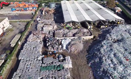 A Caivano scoperta gestione illecit&agrave; dei rifiuti da differenziata