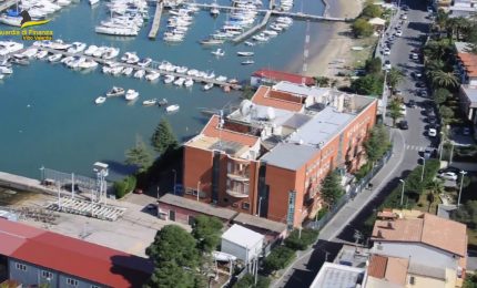 Tangenti per indennizzi a Vibo Valentia, medico e 2 funzionari sospesi