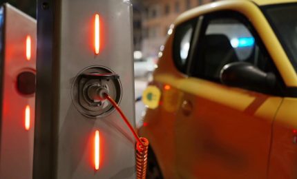 Auto elettriche, la crescita rallenta in tutto il mondo