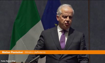 Migranti, Piantedosi "Sbarchi ridotti del 60 per cento"