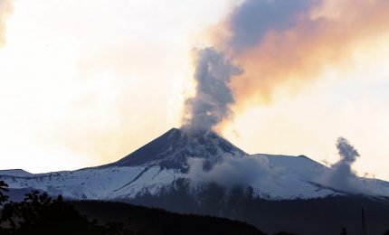 Eruzione dell&rsquo;Etna, ripristinata la regolare attivit&agrave; di volo da e per Catania. Soccorso escursionista