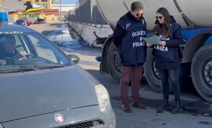 Frode fiscale nelle accise sui carburanti, sequestrate 10 aziende