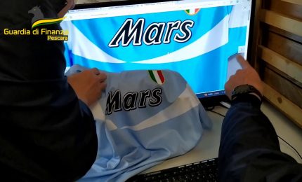 Maglie club di Serie A anni '80 contraffatte, sequestro a Pescara