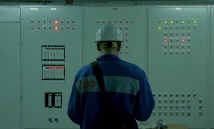 Contratto elettrico, 312 euro di aumento e meno ore