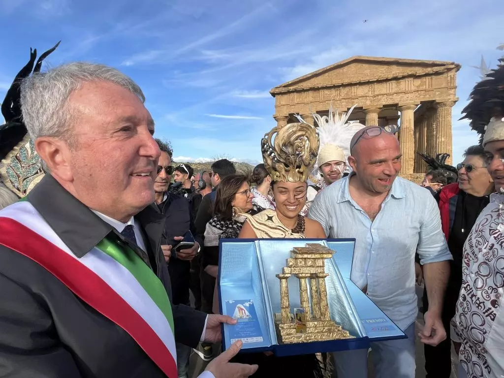 Agrigento, concluso il 77&ordm; Mandorlo in Fiore. Il Tempio d&rsquo;oro al Cile